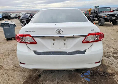 2013 Toyota Corolla Base z USA, uszkodzony, nr VIN 5YFBU4EEXDP094585